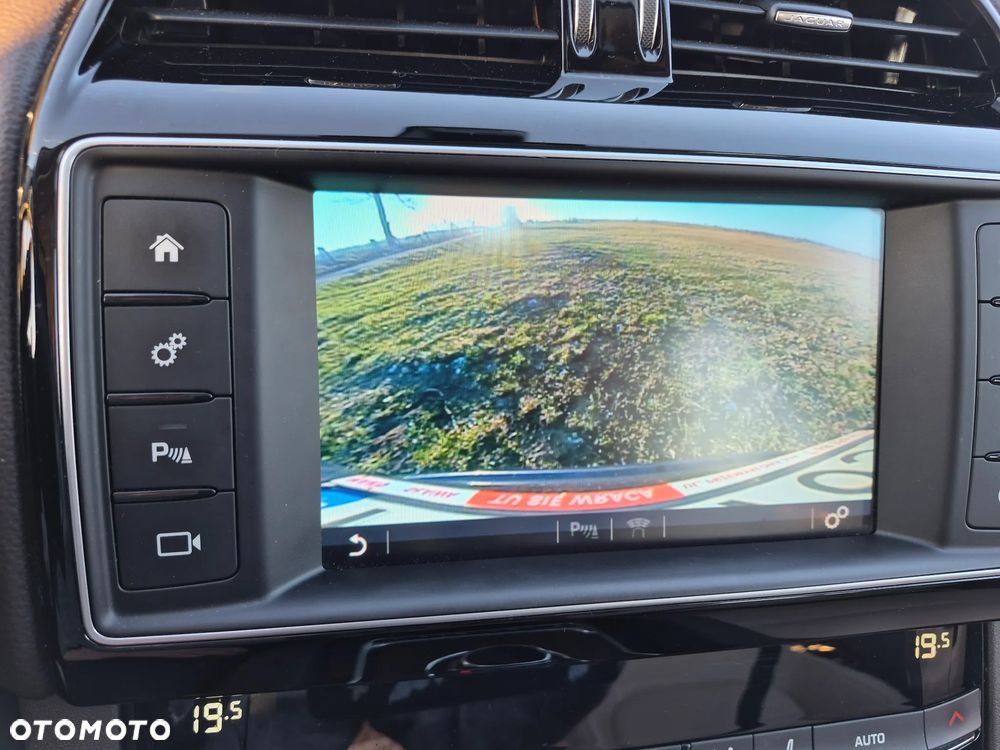 Jaguar F-Pace 20d AWD Pure - 10