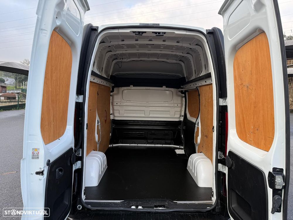 Renault Trafic 2.0 dCi L2H1 1.2T - 13