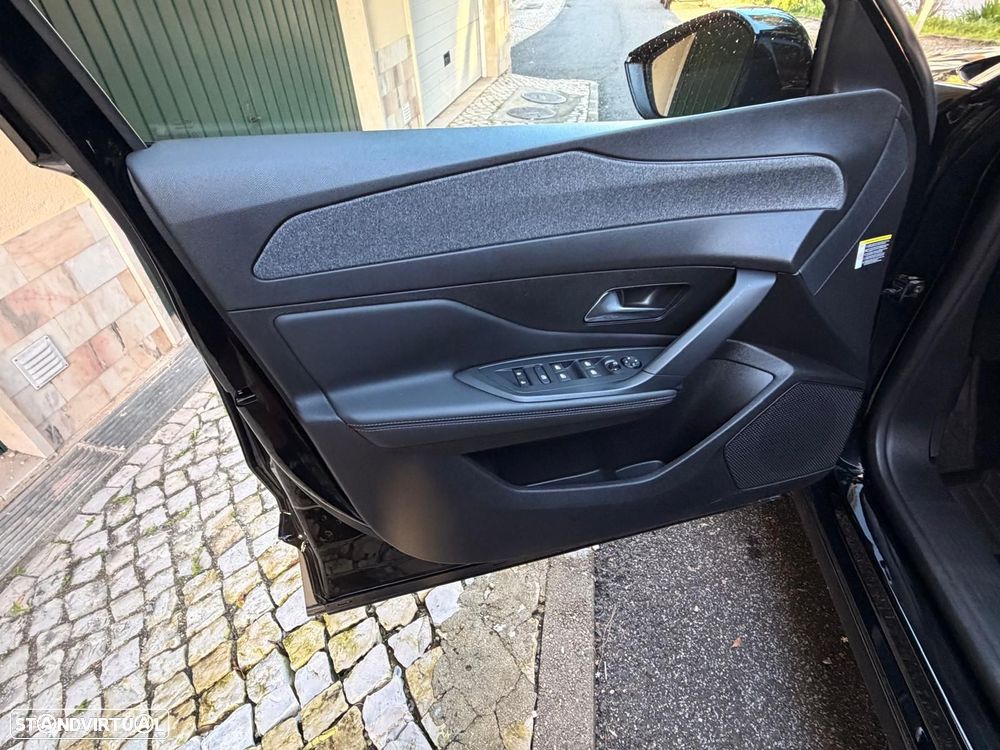 Peugeot 408 1.6 Hybrid Allure Pack e-EAT8 - 15