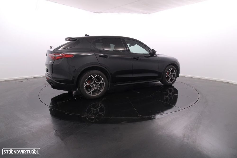 Alfa Romeo Stelvio 2.2 D Sprint AT8 - 8