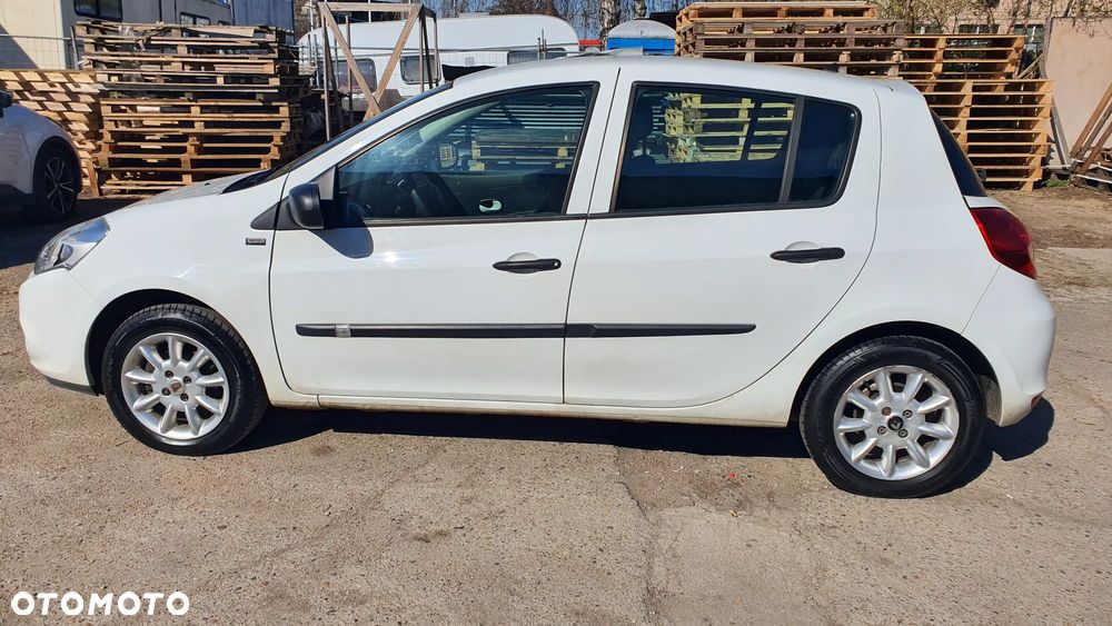 Renault Clio 1.2 16V 75 Expression - 18