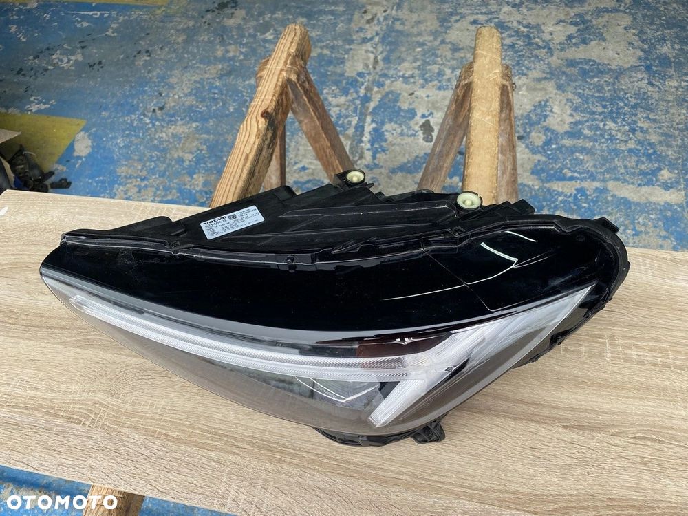 LAMPA PRZEDNIA LEWA VOLVO XC40 LIFT PIXEL 32140402 - 4
