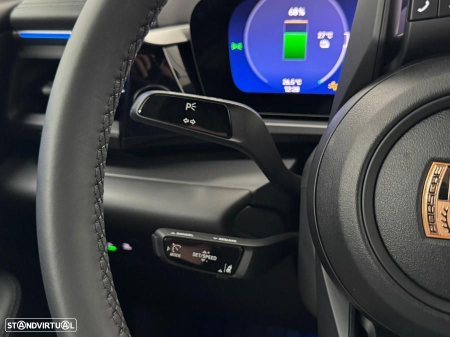 Porsche Macan Electric 4 - 27