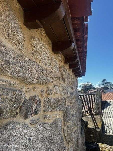 Casa para restaurar - Grande imagem: 2/2