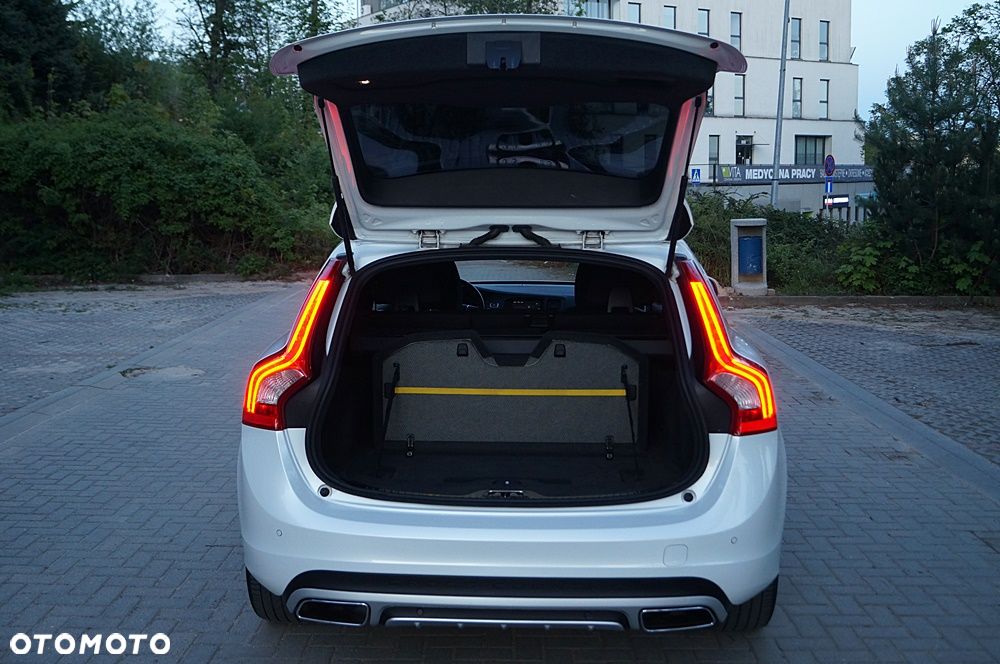 Volvo V60 D4 Edition Pro - 40