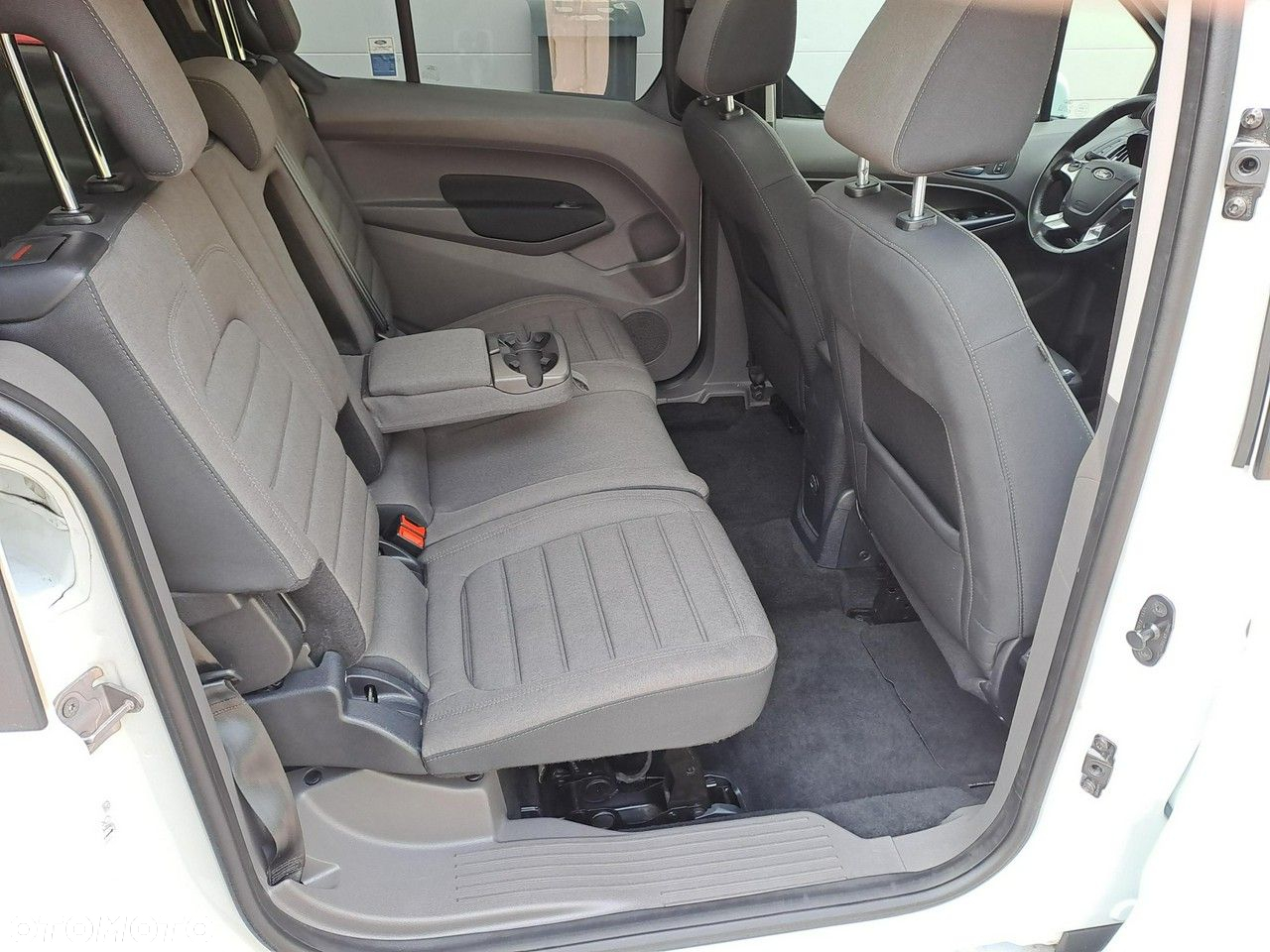 Ford Tourneo Connect Grand - 11