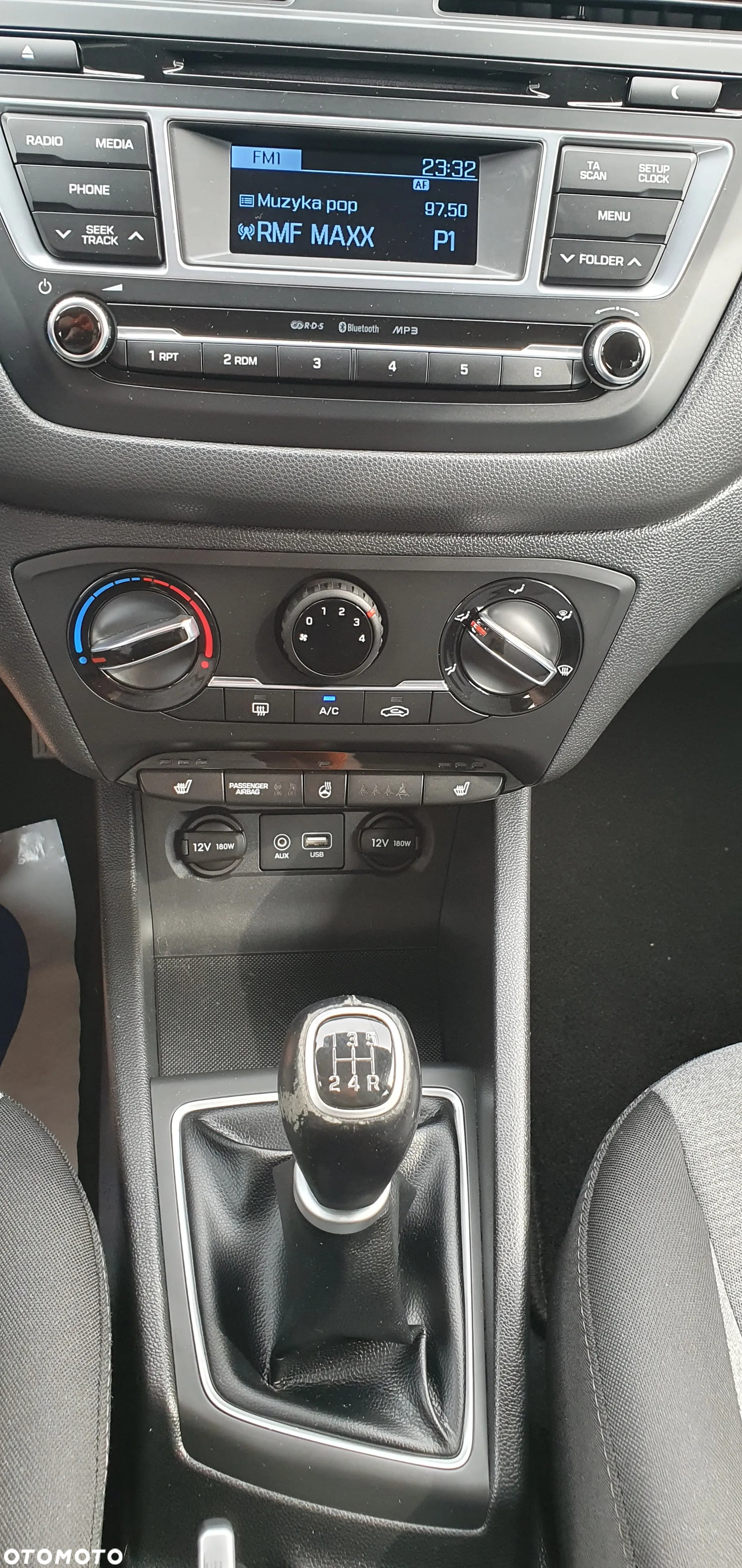 Hyundai i20 1.2 YES Silver - 24