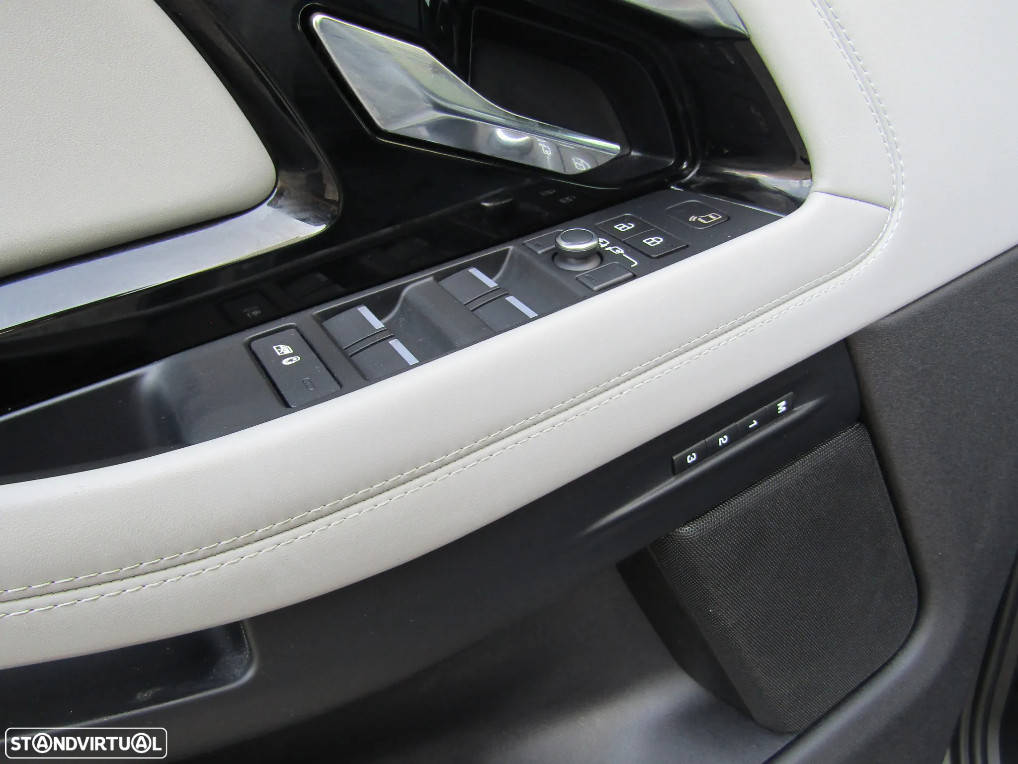 Land Rover Range Rover Evoque 2.0 D200 AWD R-Dynamic Auto - 13
