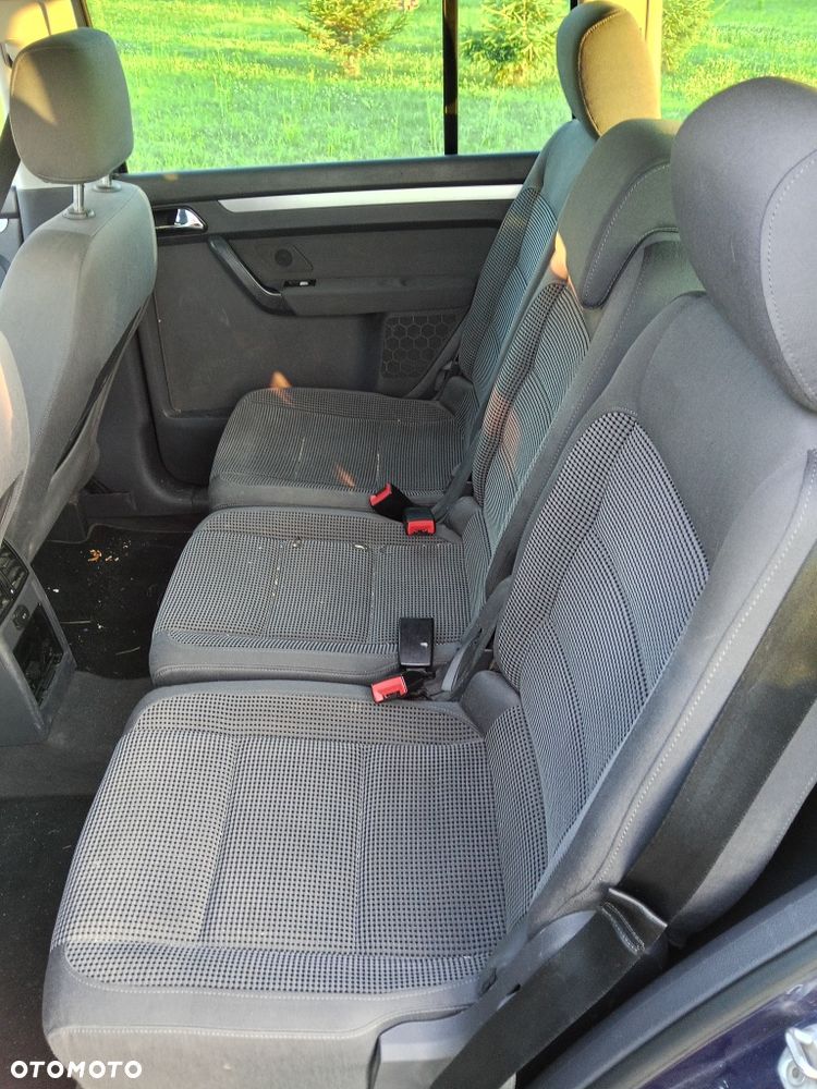 Volkswagen Touran - 5
