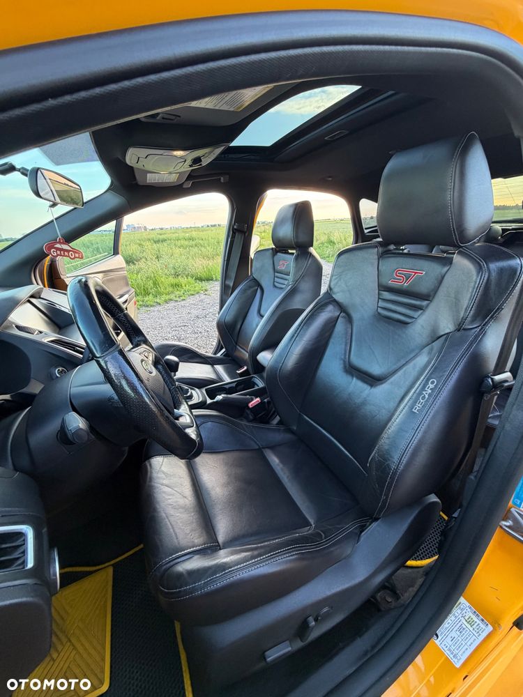 Ford Focus 2.0 EcoBoost ST-2 - 12