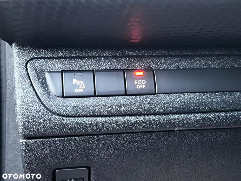 Peugeot 2008 BlueHDi 120 EAT6 Black Edition - 28