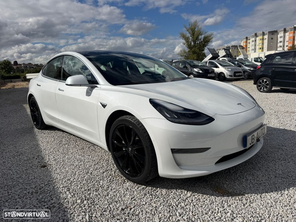 Tesla Model 3 - 3