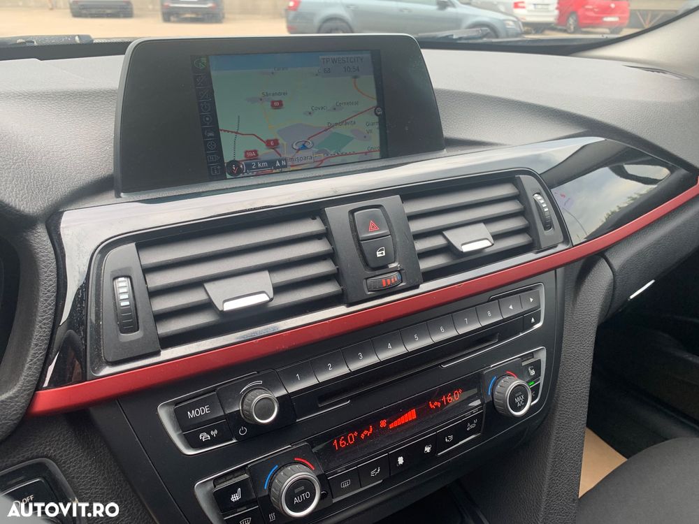 BMW Seria 3 320d Touring Aut. Efficient Dynamics Edition Sport Line - 12