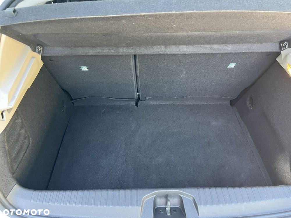 Renault Clio - 26