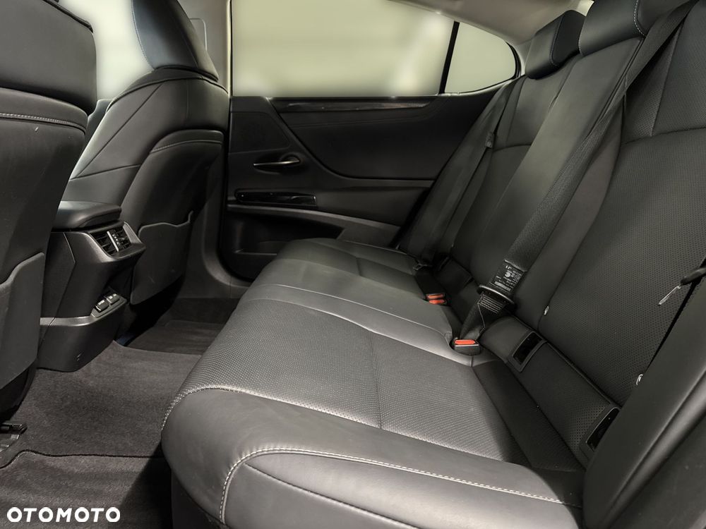 Lexus ES 300h Business Edition - 9