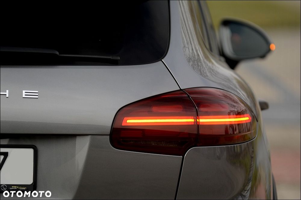 Porsche Cayenne S Platinum Edition - 37