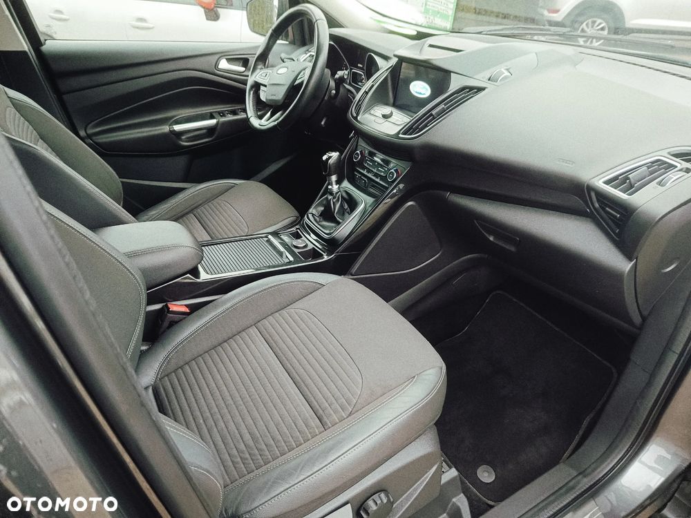 Ford Kuga 1.5 TDCi 2x4 Titanium - 6