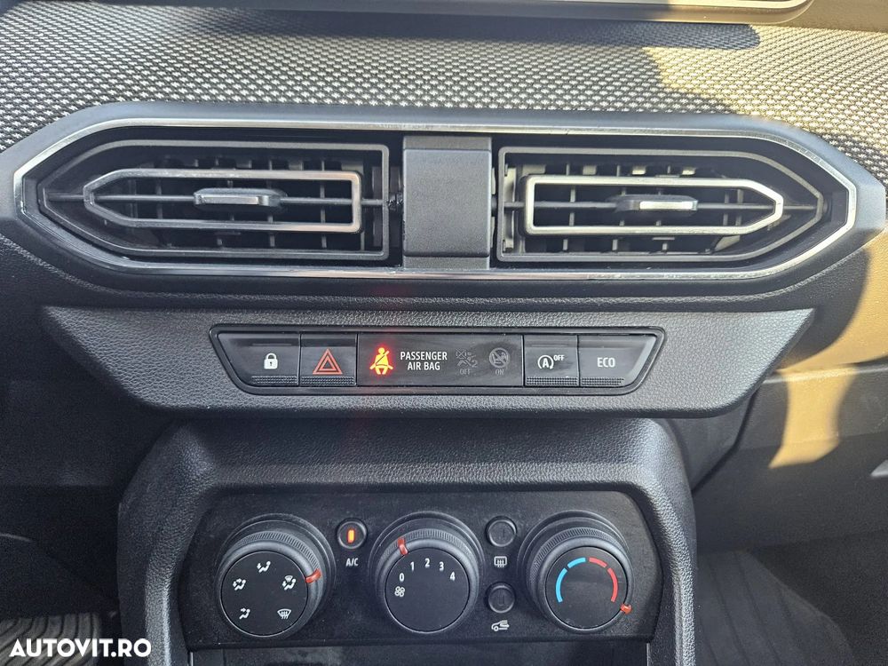 Dacia Logan TCe 90 CVT Comfort - 9