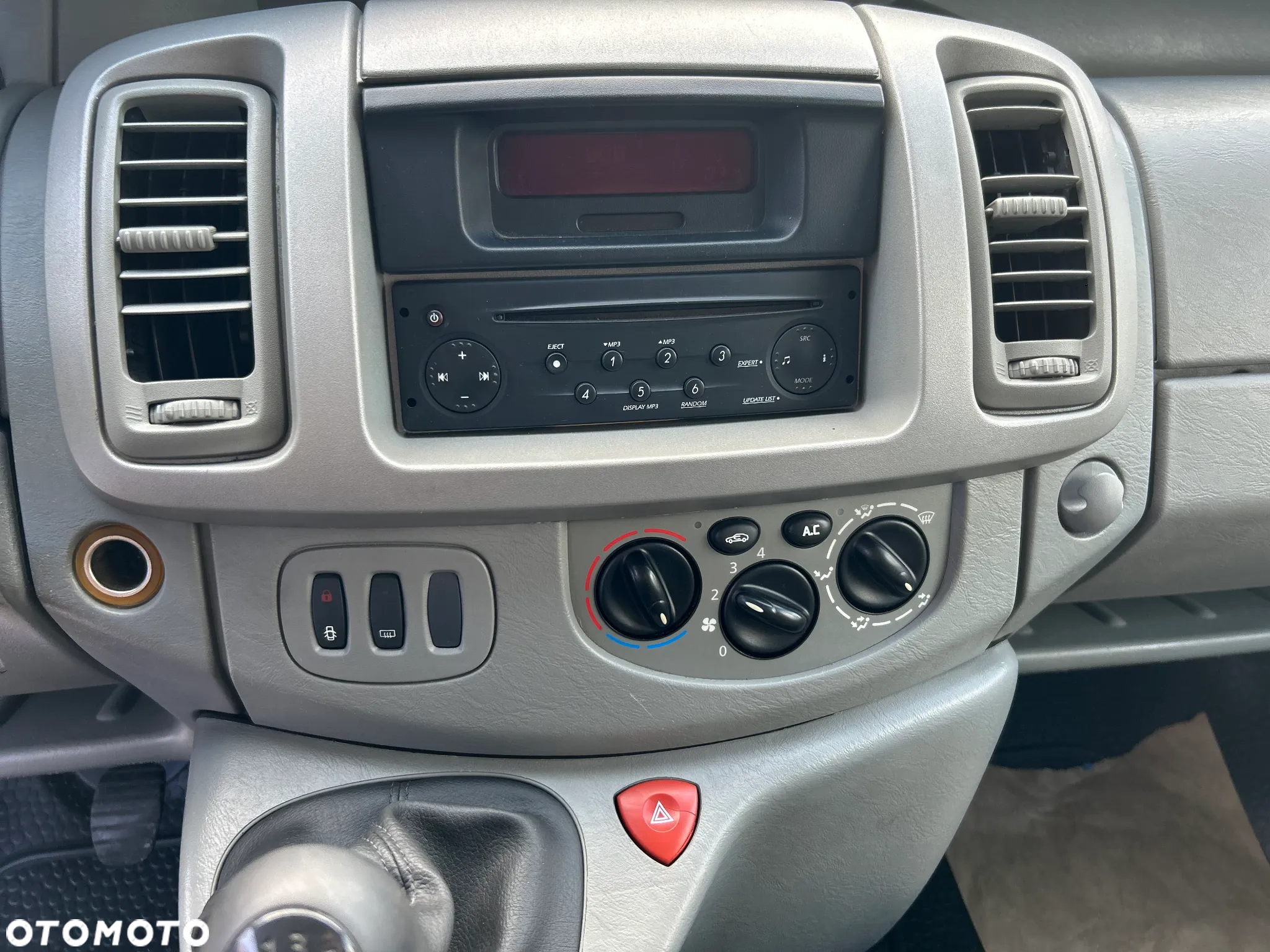 Renault Trafic Passenger Cena Brutto - 10