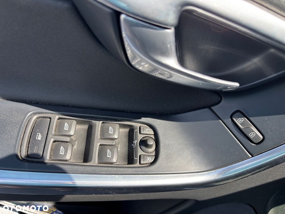 Volvo XC 60 D4 Drive-E Momentum - 26