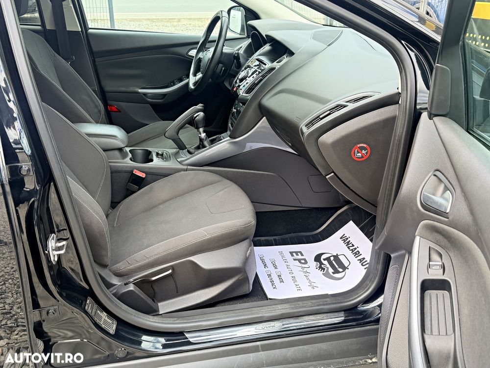 Ford Focus 1.6 TDCI DPF Titanium - 8