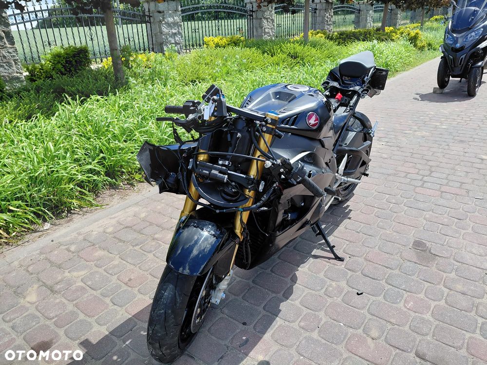 Honda CBR - 1