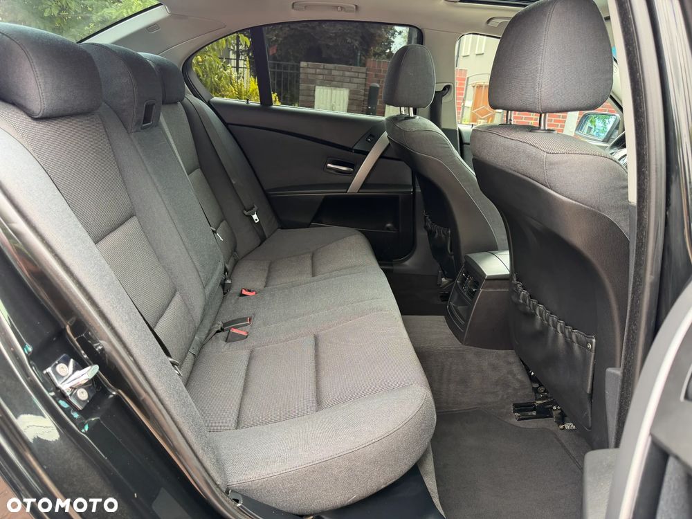 BMW Seria 5 523i - 8