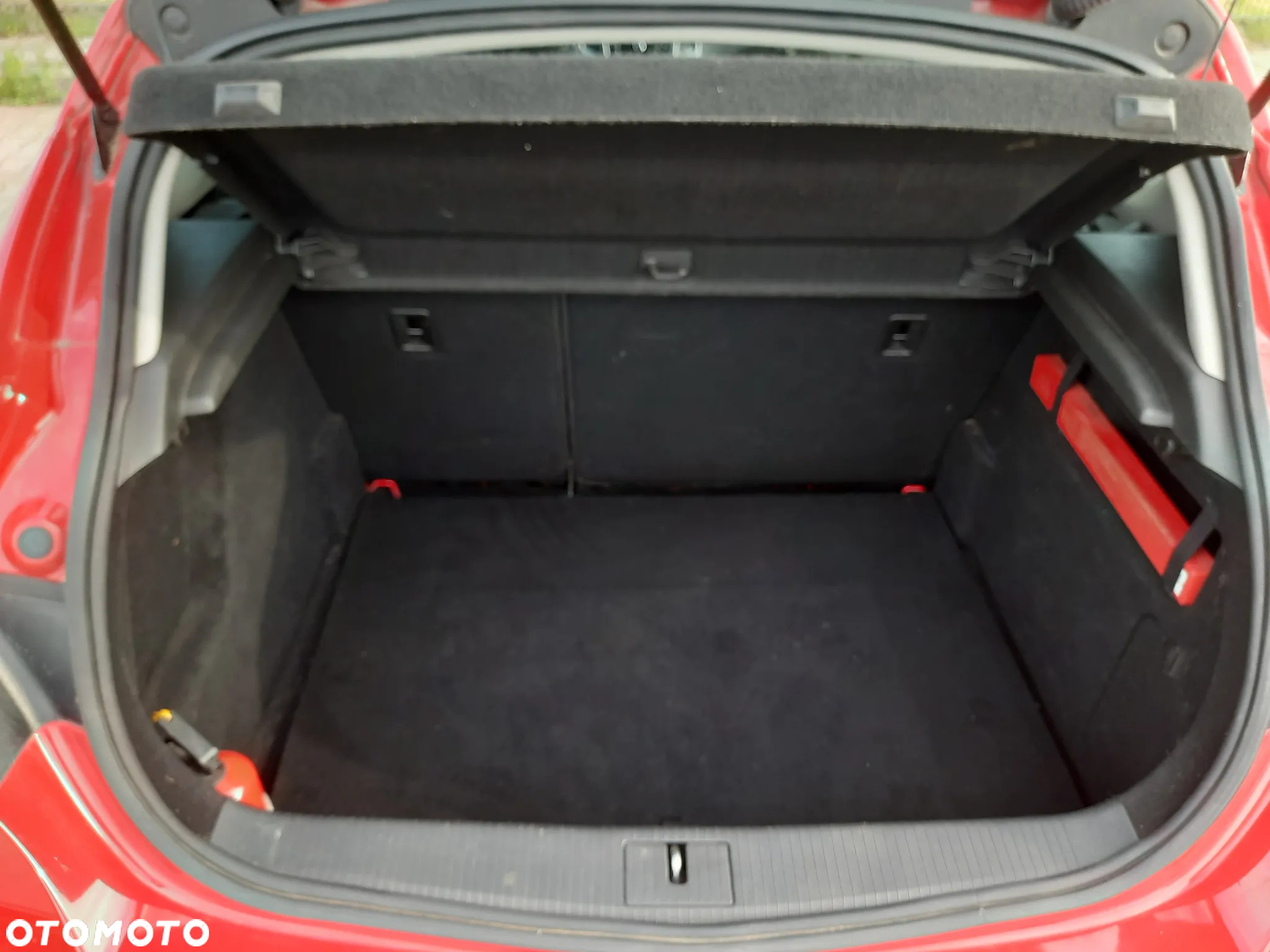 Opel Astra IV 1.4 T Cosmo EU6 - 12