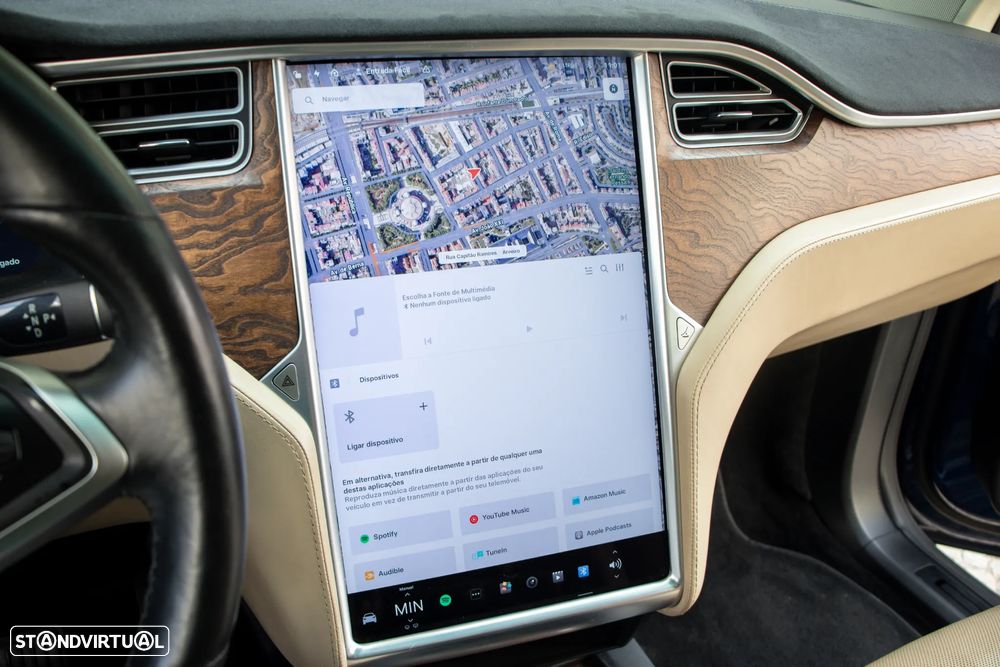 Tesla Model X 90D - 24
