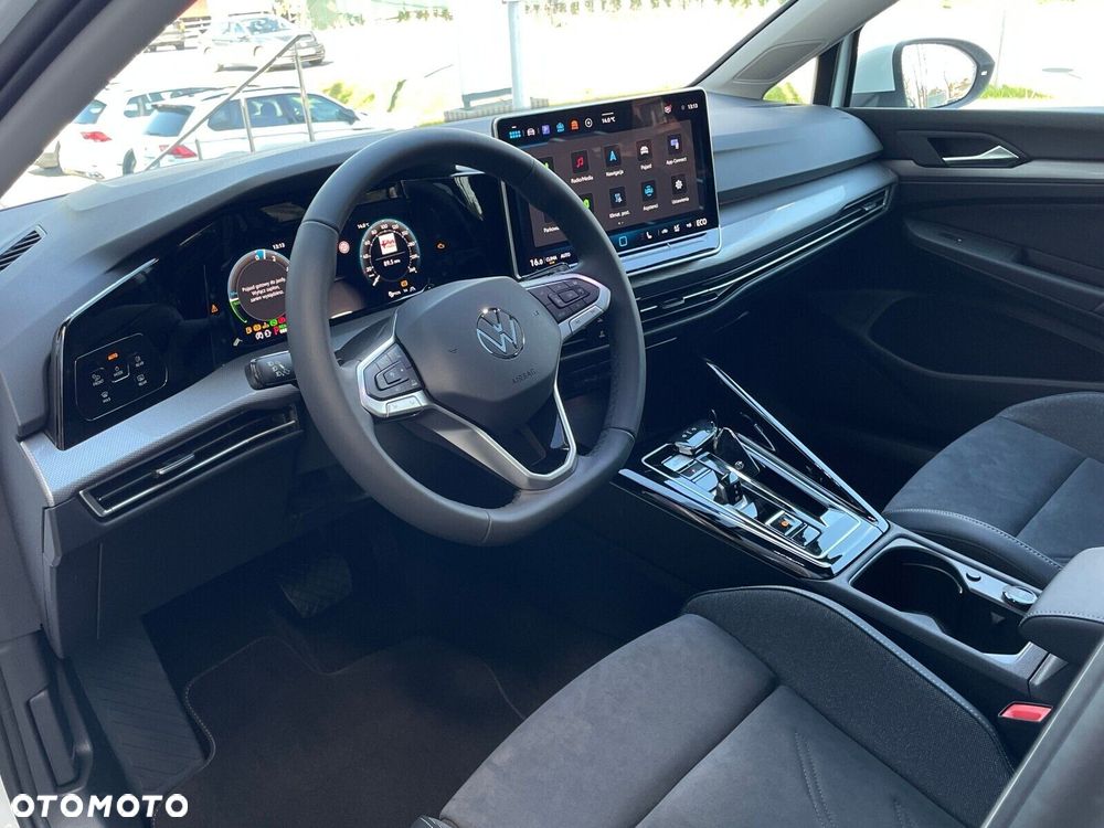 Volkswagen Golf - 11