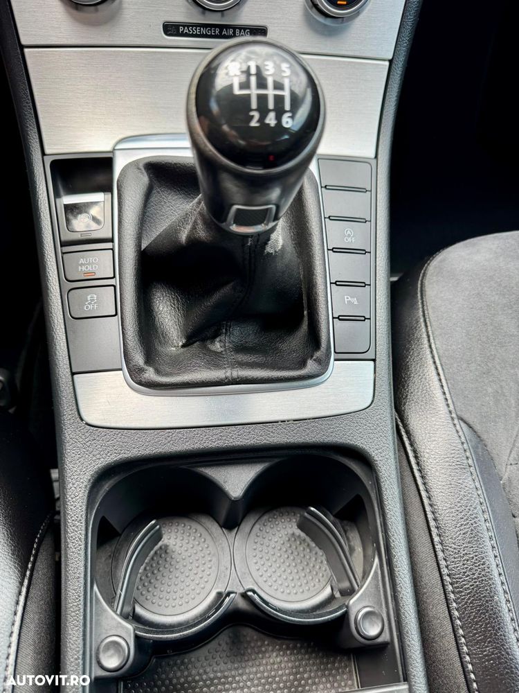Volkswagen Passat 2.0 TDI Highline - 27