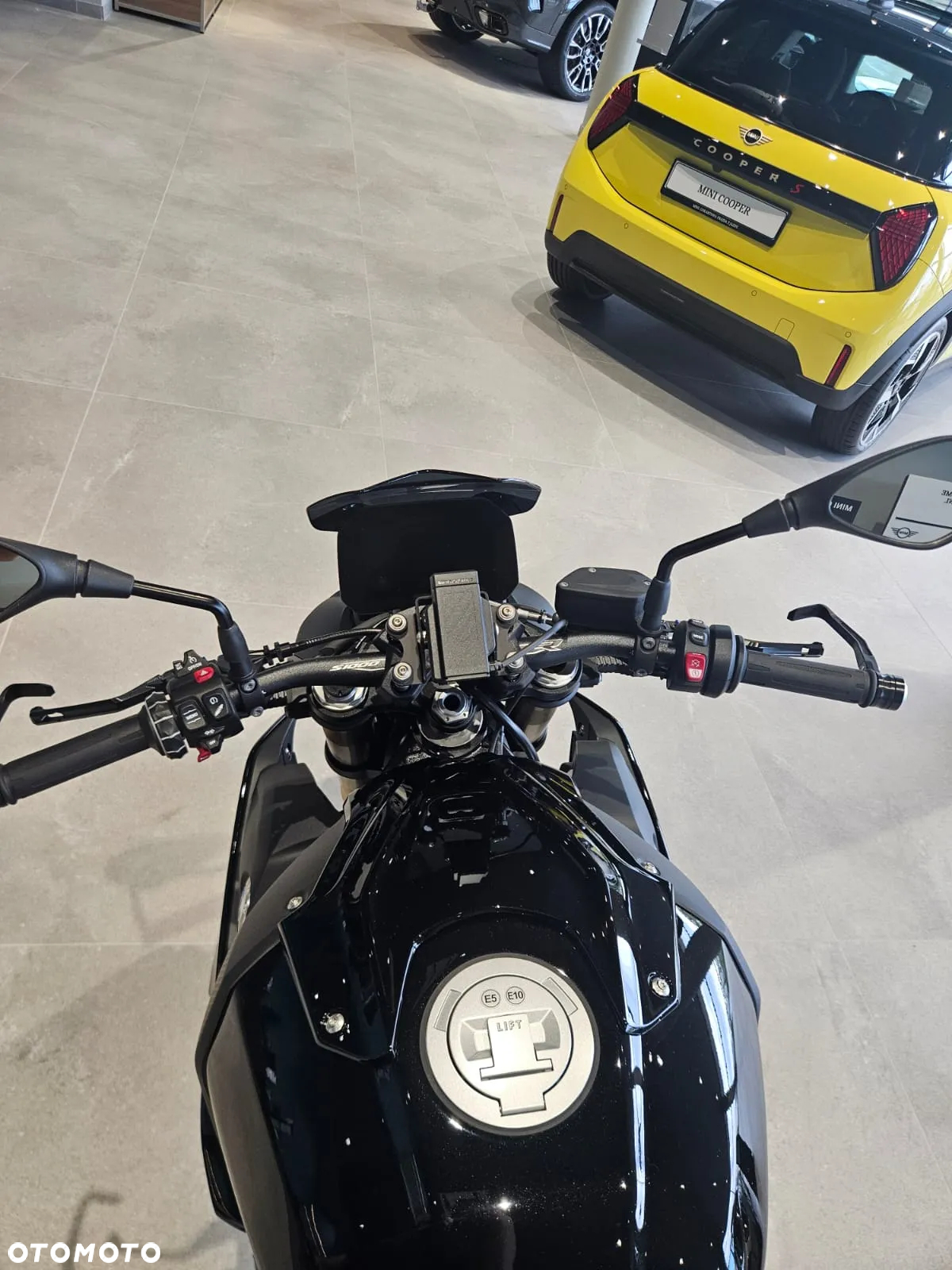 BMW R - 6