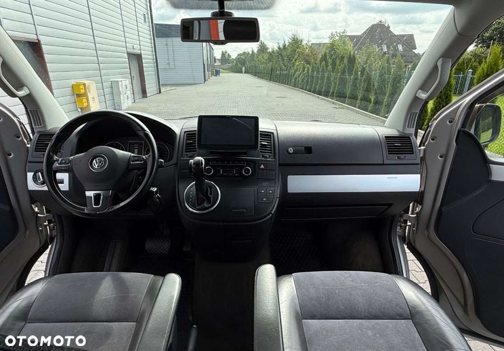 Volkswagen Multivan - 21
