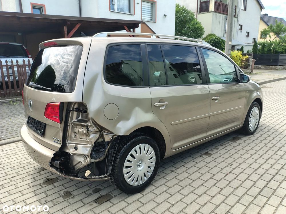 Volkswagen Touran 2.0 TDI DPF BlueMotion Technology Life - 11