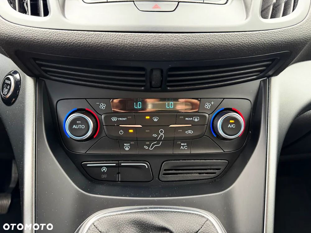 Ford Kuga 1.5 EcoBoost 2x4 Titanium - 30