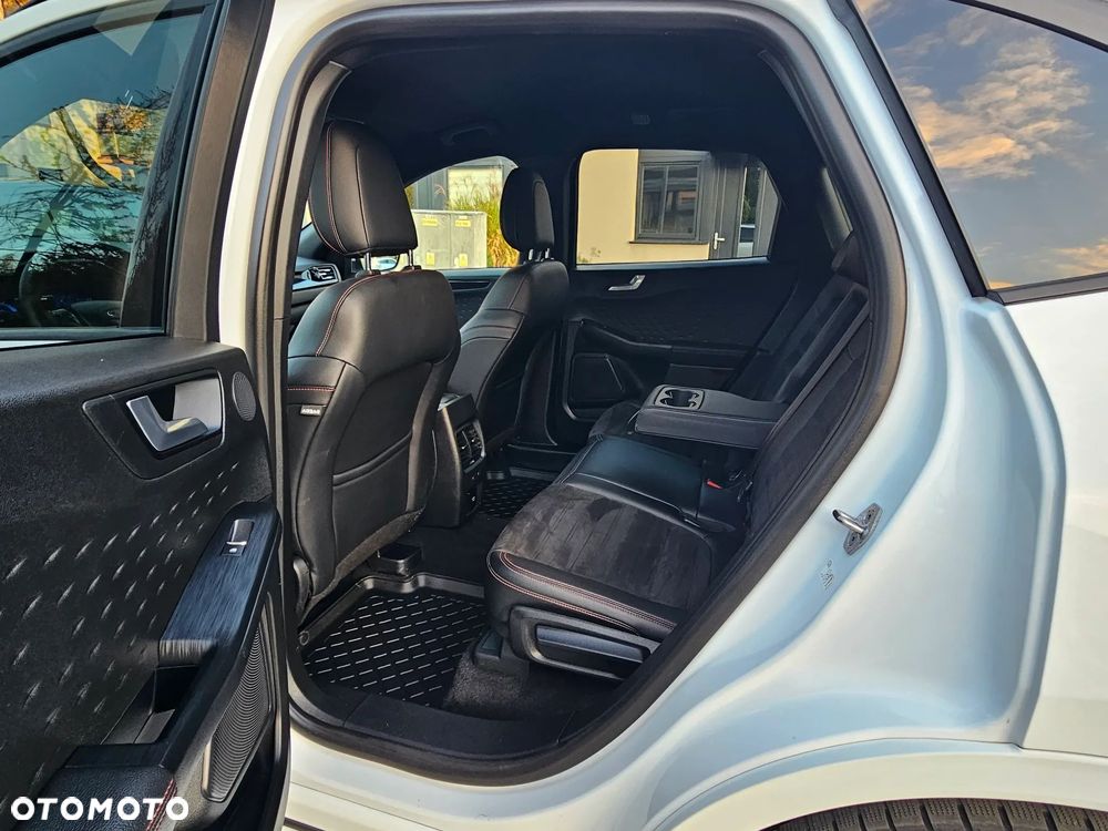 Ford Kuga 2.0 EcoBlue mHEV FWD ST-Line X - 12