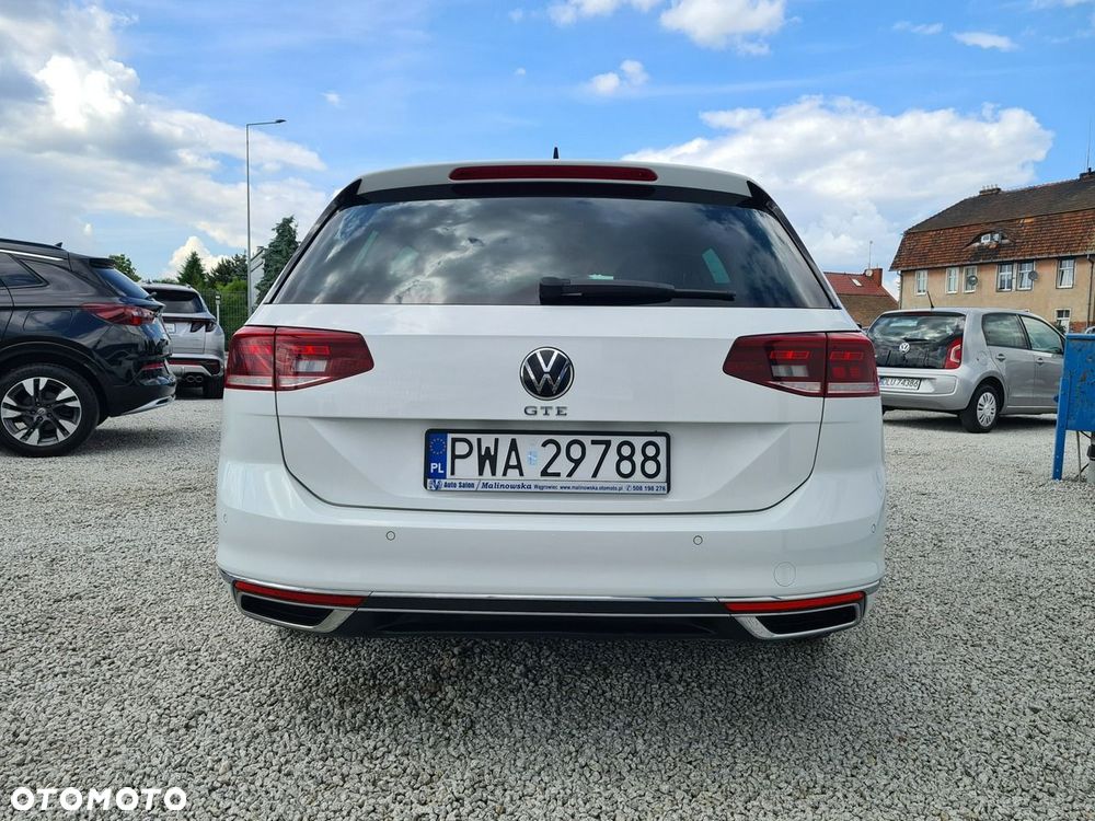Volkswagen Passat - 11