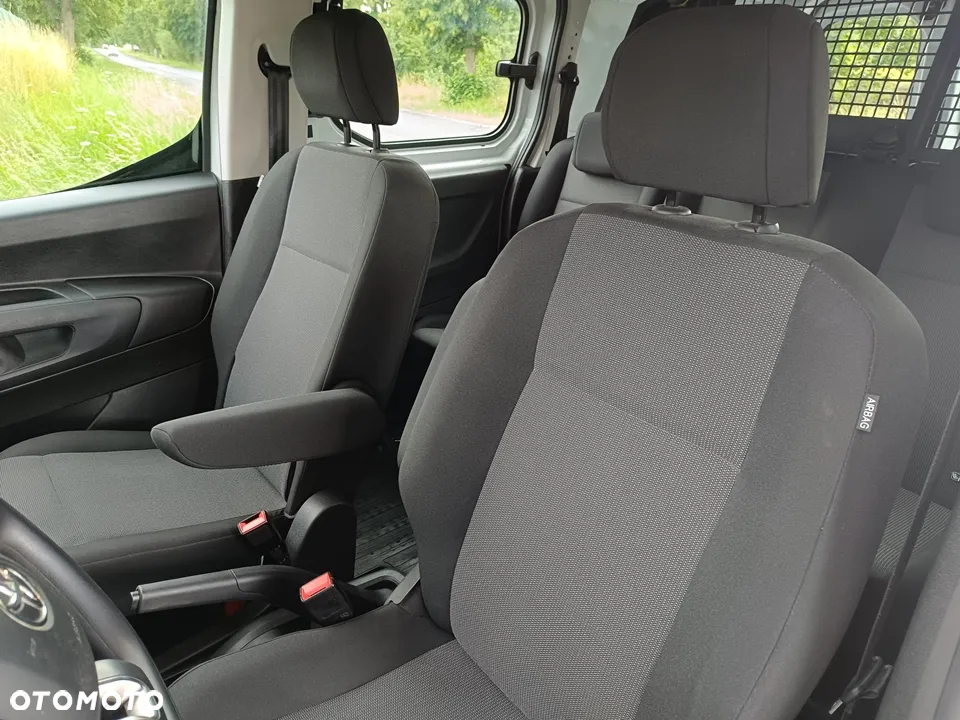 Toyota Proace City 1.5 D-4D Long 2,3t Active (bryg.) - 24