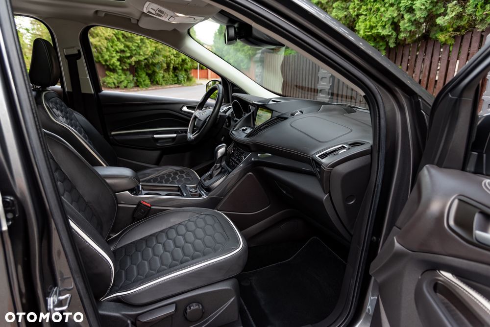Ford Kuga 2.0 TDCi 4x4 Vignale - 24