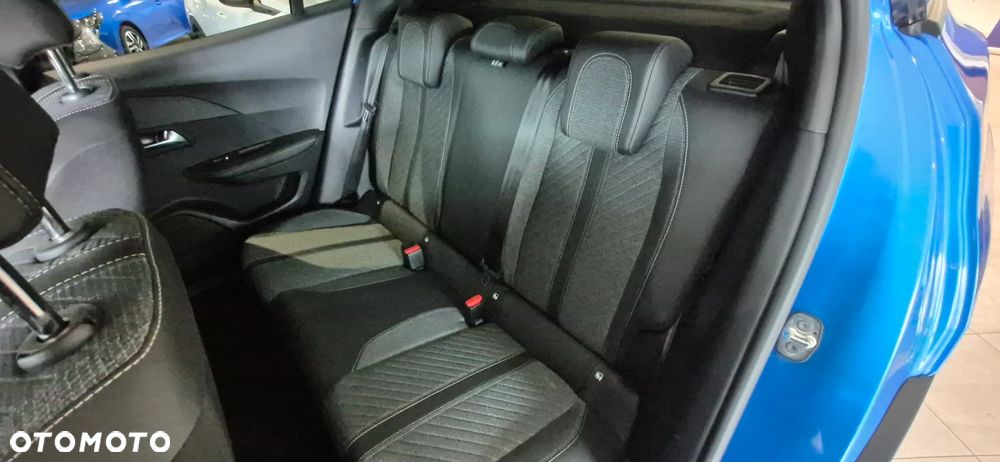 Peugeot 2008 PureTech 130 Allure S&S EAT8 - 21