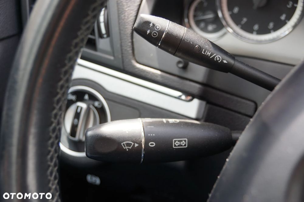 Mercedes-Benz Klasa E 220 CDI DPF BlueEFFICIENCY Automatik Avantgarde - 19