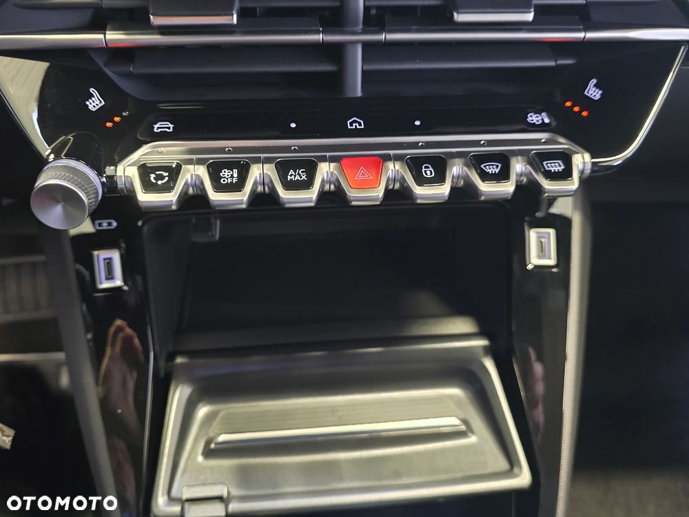 Peugeot 2008 PureTech mHEV Allure e-DCS6 - 10