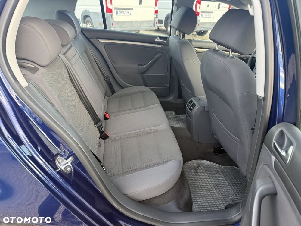 Volkswagen Golf 1.6 Comfortline - 21