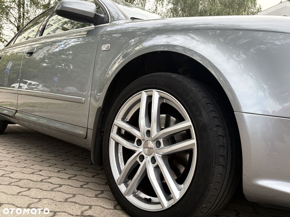 Audi A4 Limousine - 5
