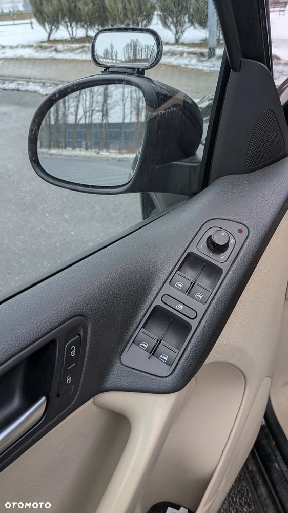 Volkswagen Tiguan - 5