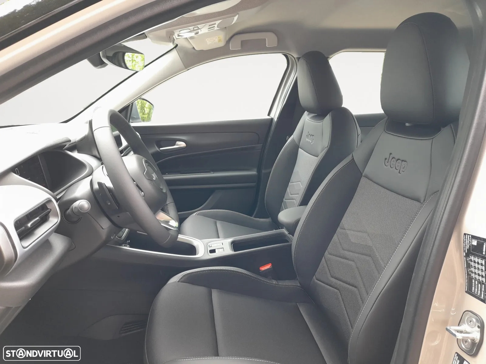 Jeep Avenger 1.2 e-Hybrid Altitude DCT - 10