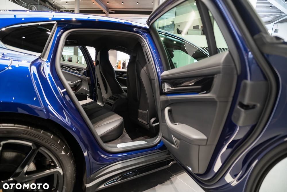 Porsche Panamera 4 - 23