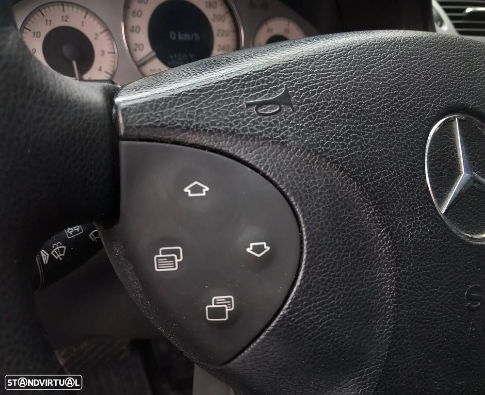 Mercedes-Benz E 220 CDi Avantgarde Aut. - 19