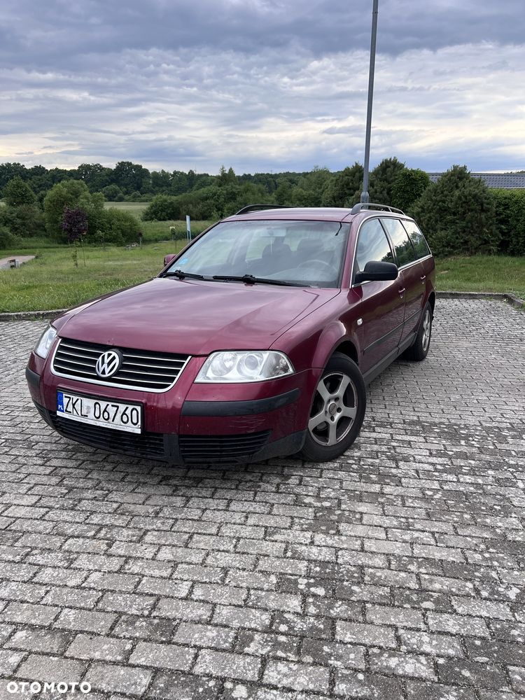 Volkswagen Passat - 1