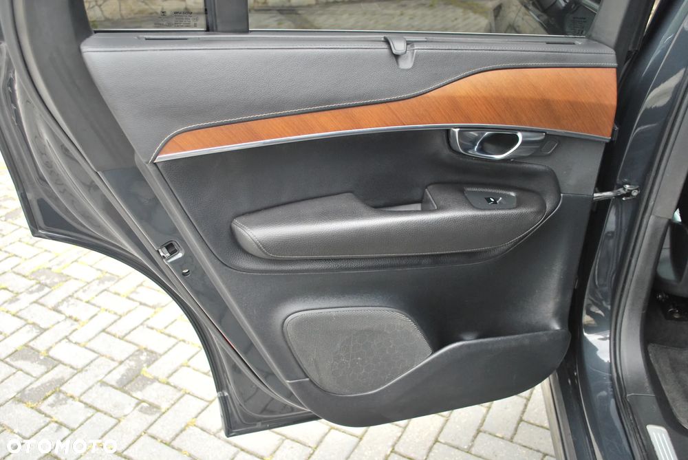 Volvo XC 90 D5 AWD Inscription 7os - 24